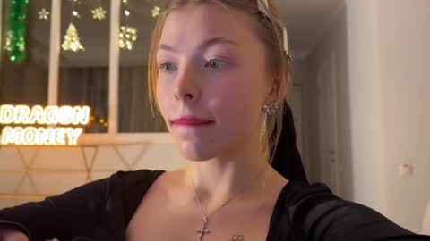 Snapshot of deva_alice chatting on 12.09.24 Id be happy to have a steamy stream girl online show from 12.09.24