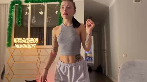 Snapshot of deva_alice chatting on 12.10.24 Id be happy to have a steamy stream girl online show from 12.10.24