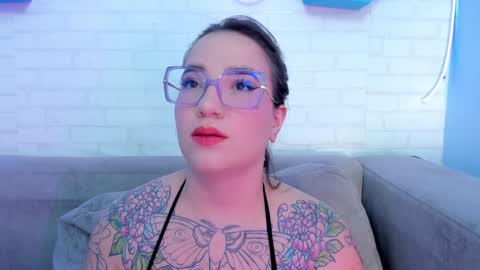 Deva Blue online show from 01.12.25