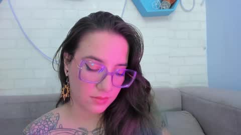 Deva Blue online show from 02.10.25