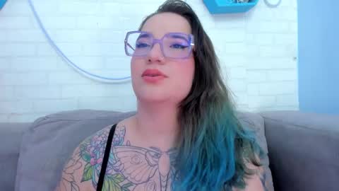 Deva Blue online show from 02.11.25