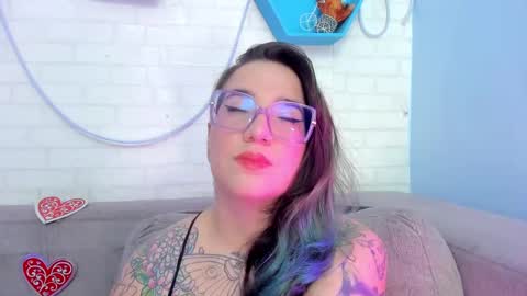 Deva Blue online show from 02.18.25