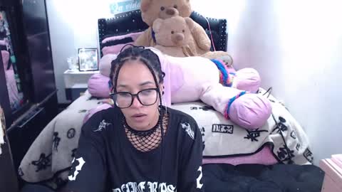 Snapshot of devi_black_13_ chatting on 04.05.26 devi_black_13_ online show from 04.05.26