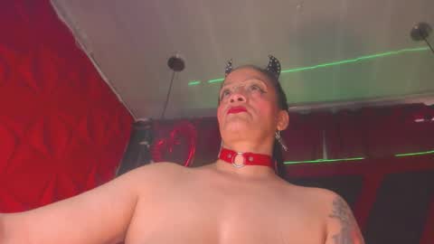 Snapshot of devil_taylorx chatting on 02.11.26 devil_taylorx online show from 02.11.26