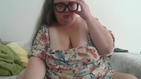 Snapshot of devilschick chatting on 10.29.25 DevilsChick -- OF online show from 10.29.25