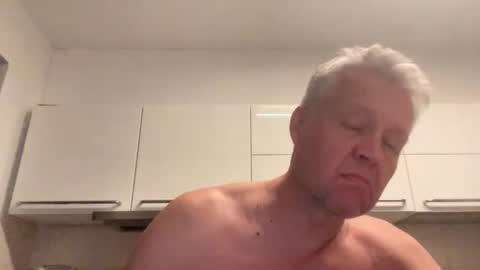 Snapshot of devon_nite chatting on 10.16.25 Devon online show from 10.16.25