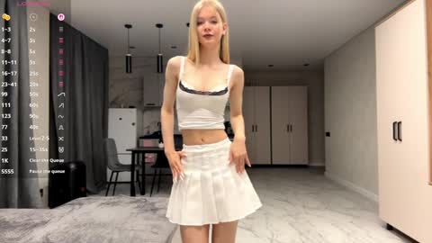 Snapshot of dewdropdoll chatting on 06.09.26 dewdropdoll online show from 06.09.26