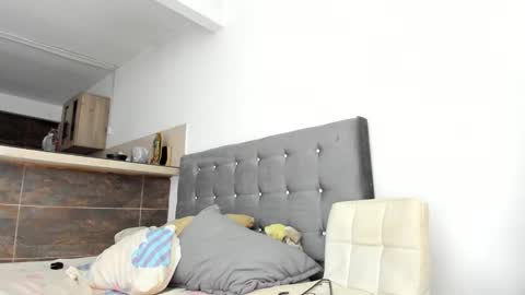 thumb up me please its important online show from 01.05.26