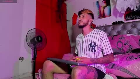 Snapshot of dex_ak586 chatting on 10.17.25 dex_ak586 online show from 10.17.25