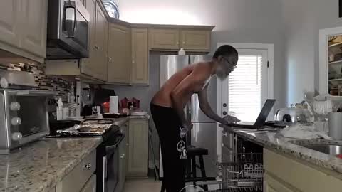 Snapshot of dextercollins chatting on 10.24.25 Dextercollins online show from 10.24.25