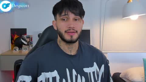 JULIAN online show from 01.06.25