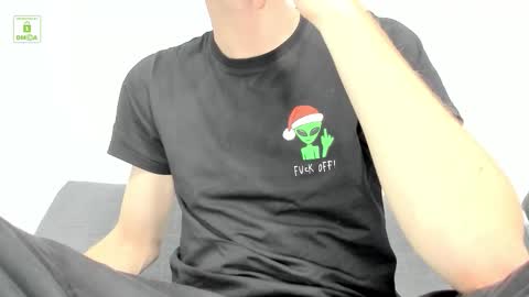 Snapshot of deymond_russo chatting on 02.15.26 deymond_russo online show from 02.15.26