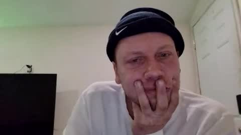 Snapshot of deznuts130 chatting on 02.12.26 deznuts130 online show from 02.12.26