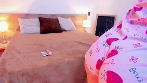 Snapshot of dhara__cloy chatting on 09.19.25 dhara__cloy online show from 09.19.25