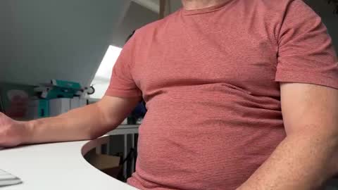 Snapshot of dhrobbert chatting on 01.18.25 Robbert online show from 01.18.25