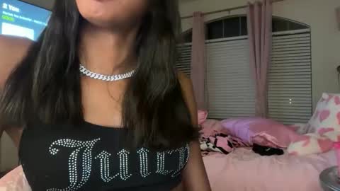 Snapshot of di0rd0lly chatting on 04.25.26 Dolly online show from 04.25.26