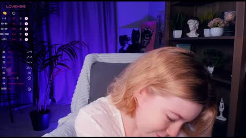 Snapshot of di_huny chatting on 12.26.24 Arina online show from 12.26.24