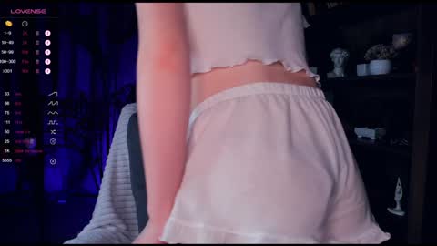 Snapshot of di_huny chatting on 01.11.25 Arina online show from 01.11.25
