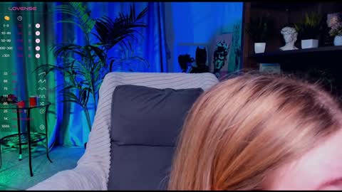 Snapshot of di_huny chatting on 01.25.25 Arina online show from 01.25.25