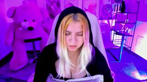 Dia online show from 11.28.25