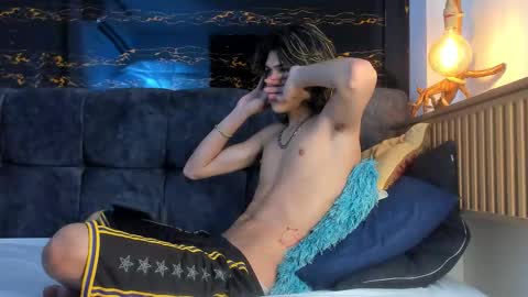 Snapshot of diamond_twink chatting on 10.11.25 diamond_twink online show from 10.11.25