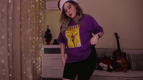 Snapshot of diana_floweri chatting on 12.19.24 Diana online show from 12.19.24