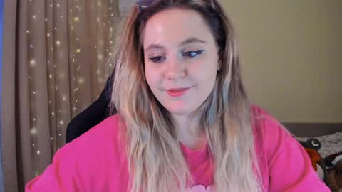 Snapshot of diana_floweri chatting on 01.05.25 Diana online show from 01.05.25