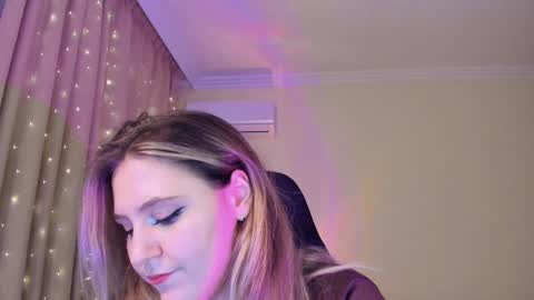 Snapshot of diana_floweri chatting on 01.12.25 Diana online show from 01.12.25