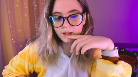 Snapshot of diana_floweri chatting on 02.07.25 Diana online show from 02.07.25