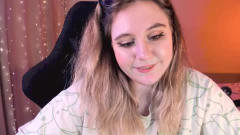 Snapshot of diana_floweri chatting on 02.18.25 Diana online show from 02.18.25