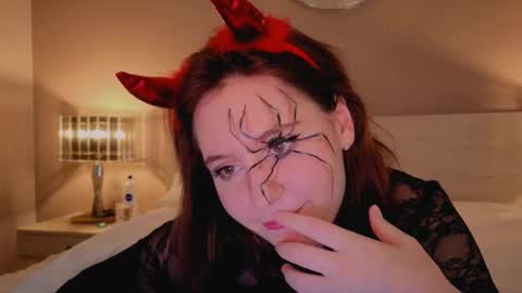 Snapshot of diana_floweri chatting on 10.25.25 Diana online show from 10.25.25