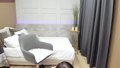 Diana online show from 12.23.24