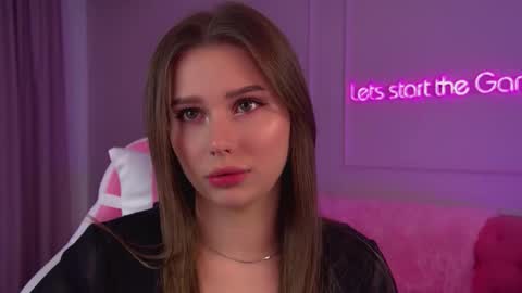 Snapshot of dianabecker chatting on 09.25.25 Diana online show from 09.25.25