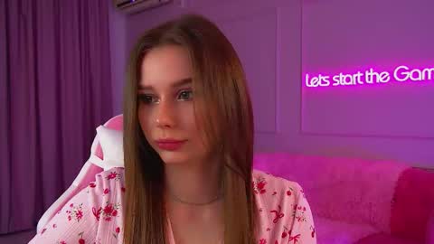 Snapshot of dianabecker chatting on 09.26.25 Diana online show from 09.26.25