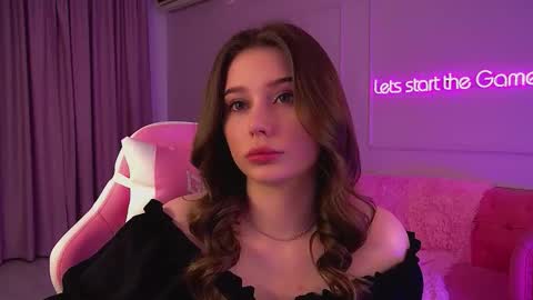 Snapshot of dianabecker chatting on 09.29.25 Diana online show from 09.29.25