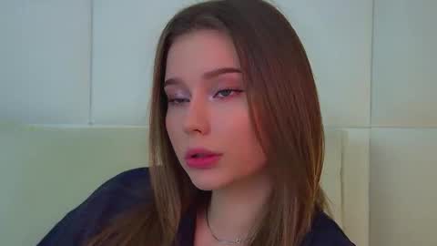 Snapshot of dianabecker chatting on 10.03.25 Diana online show from 10.03.25