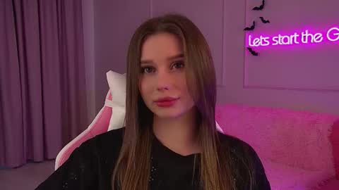 Snapshot of dianabecker chatting on 10.15.25 Diana online show from 10.15.25