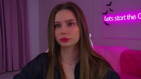 Snapshot of dianabecker chatting on 10.24.25 Diana online show from 10.24.25