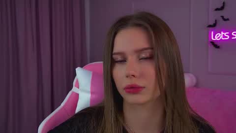 Snapshot of dianabecker chatting on 11.02.25 Diana online show from 11.02.25