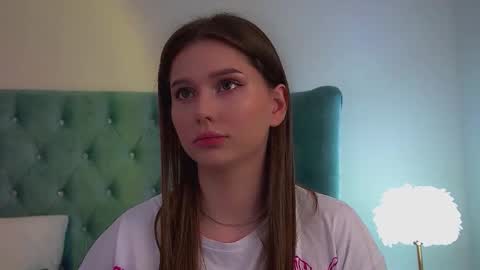 Snapshot of dianabecker chatting on 11.05.25 Diana online show from 11.05.25