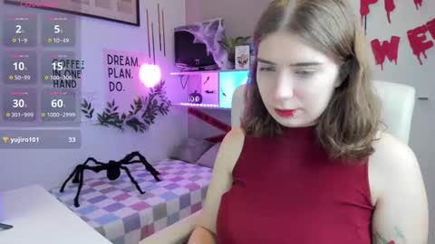 Snapshot of dianagalaxy chatting on 10.28.25 Diana online show from 10.28.25