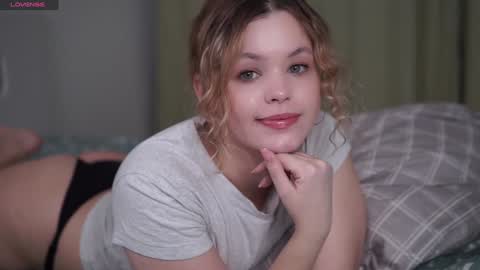 Snapshot of dianaholiday chatting on 01.23.25 Olga online show from 01.23.25