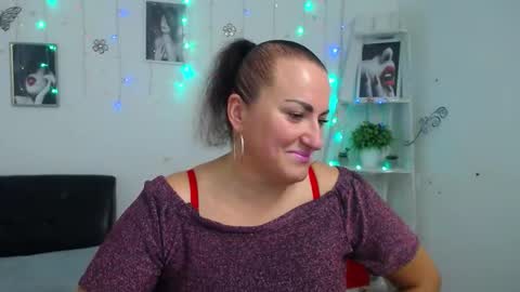 Snapshot of dianamgg chatting on 10.09.25 Diana online show from 10.09.25