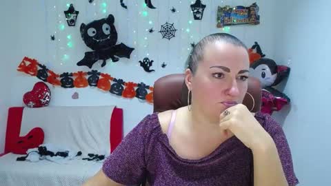 Snapshot of dianamgg chatting on 11.02.25 Diana online show from 11.02.25