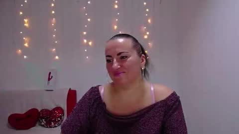 Snapshot of dianamgg chatting on 11.11.25 Diana online show from 11.11.25