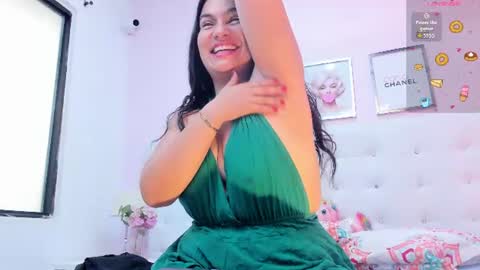 Snapshot of dianasheren chatting on 06.29.26 dianasheren online show from 06.29.26