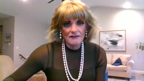 Snapshot of dianeheels chatting on 01.08.25 dianeheels online show from 01.08.25