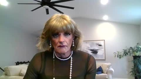 Snapshot of dianeheels chatting on 01.08.25 dianeheels online show from 01.08.25