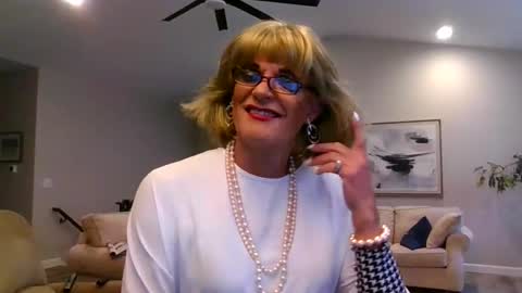 Snapshot of dianeheels chatting on 01.13.25 dianeheels online show from 01.13.25