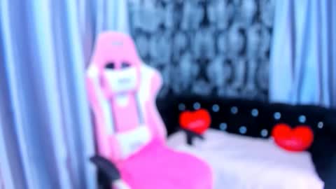 Snapshot of dianna_milton chatting on 10.01.25 Dianna online show from 10.01.25